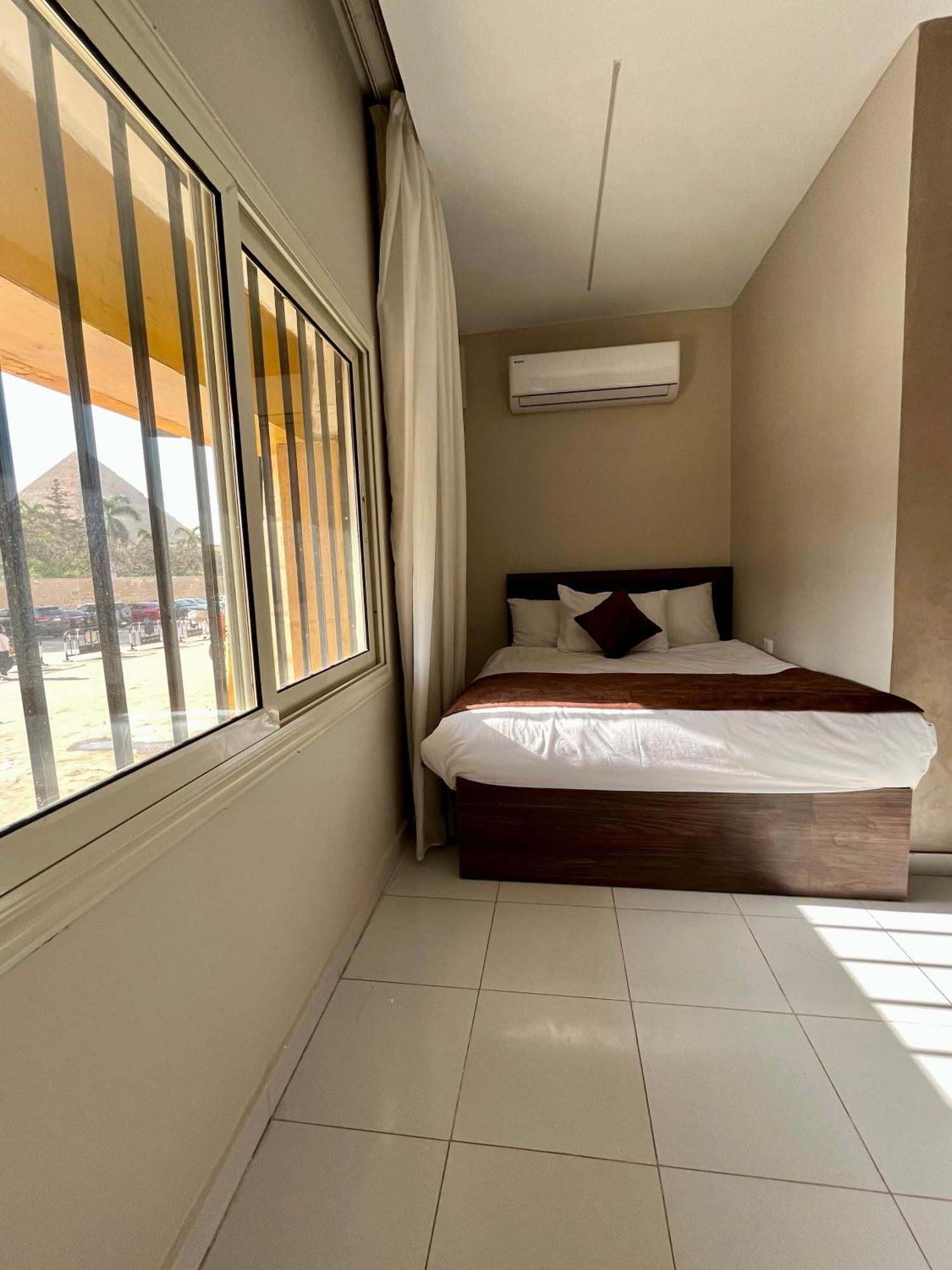 Shadow Pyramids Suites And Jacuzzi Kafret el-Gabal Exterior foto